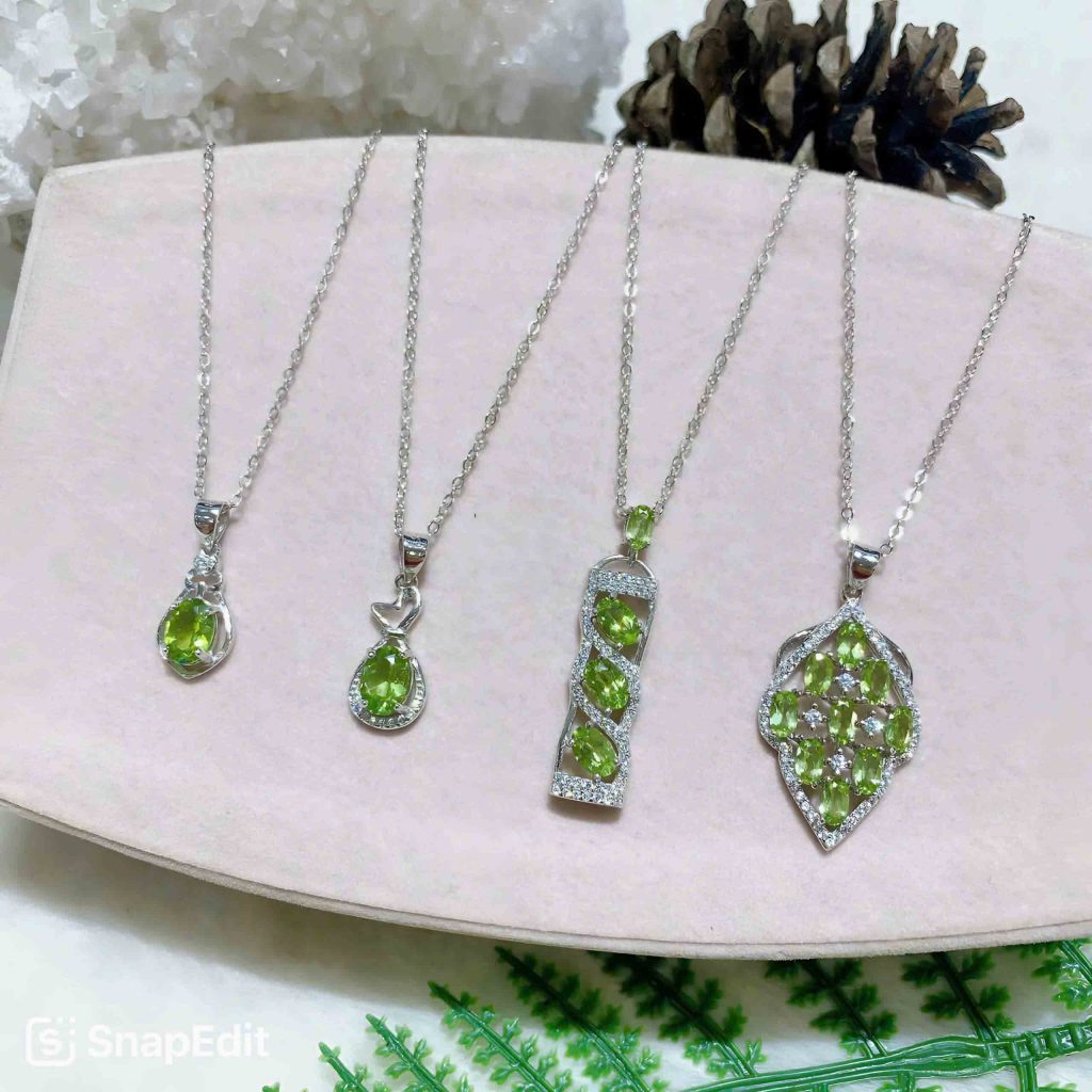Mặt dây chuyền đá Peridot xanh tự nhiên cao cấp